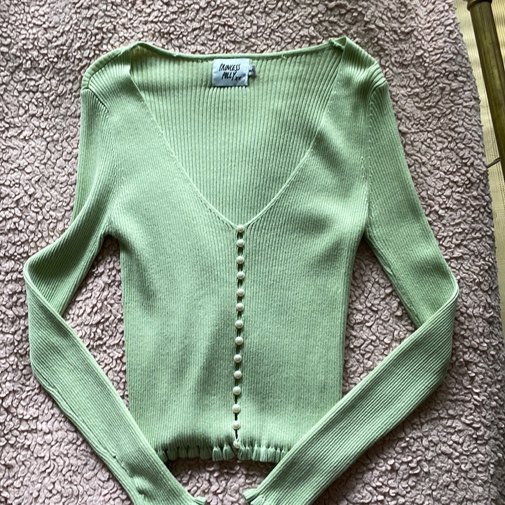 cute & comfy v-neck crop sweater top